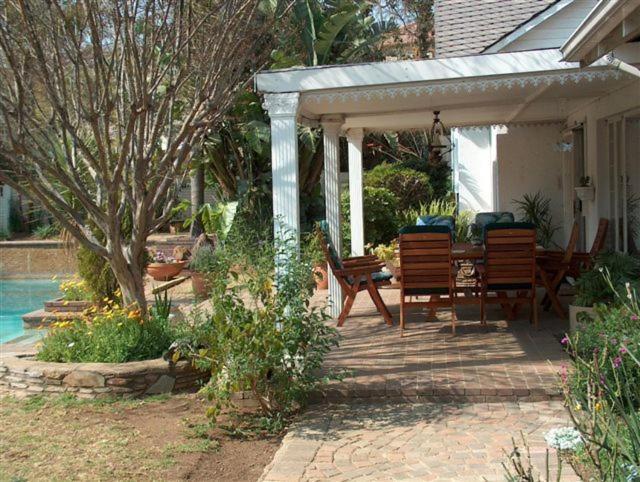 Liongate Bed And Breakfast Edenvale Exterior photo