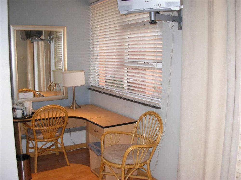 Liongate Bed And Breakfast Edenvale Exterior photo
